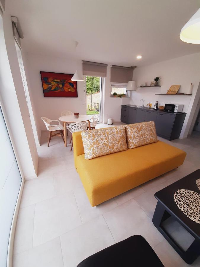 Green Bee Apartment Lesce  Bagian luar foto