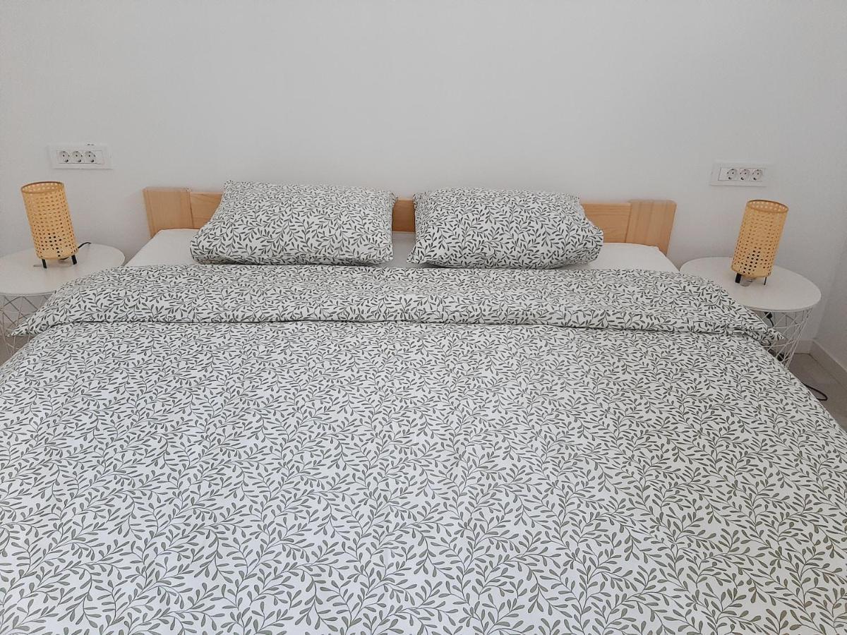 Green Bee Apartment Lesce  Bagian luar foto